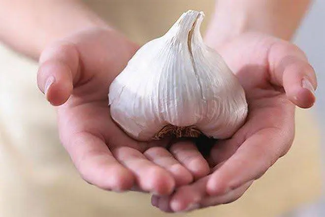 Điều trị mụn thịt ở cổ tại nhà đơn giản, dễ làm